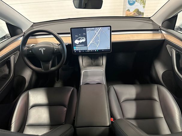 Tesla Model Y Long Range AWD 378 kW image number 10