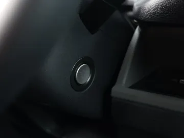 Car image 39