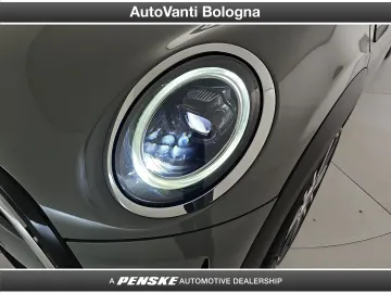 Car image 35