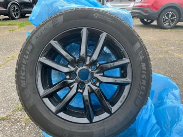 Car image 28