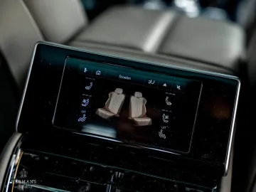 Car image 35