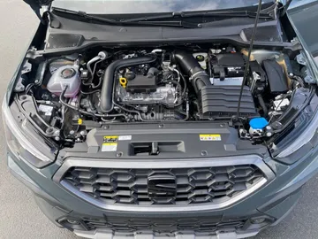 Car image 25