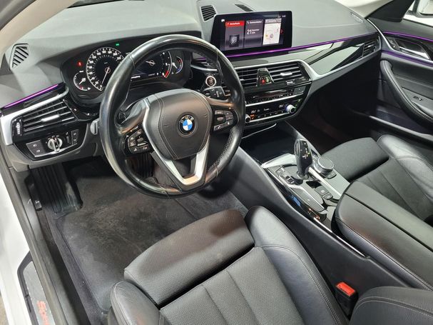 BMW 530d Touring xDrive 195 kW image number 9