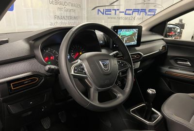 Car image 15