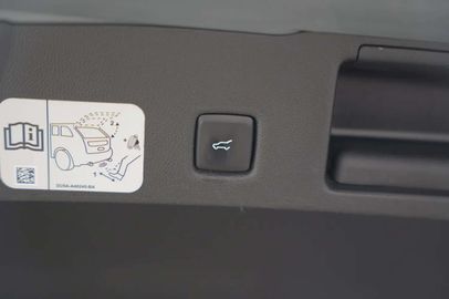 Car image 33