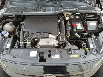 Car image 28