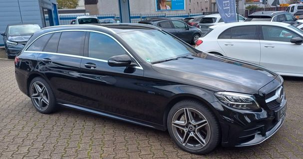 Mercedes-Benz C 300 e T AMG 235 kW image number 2