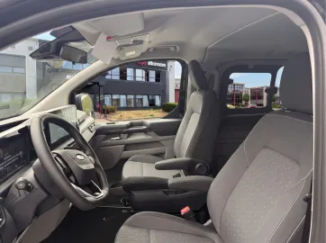 Car image 27