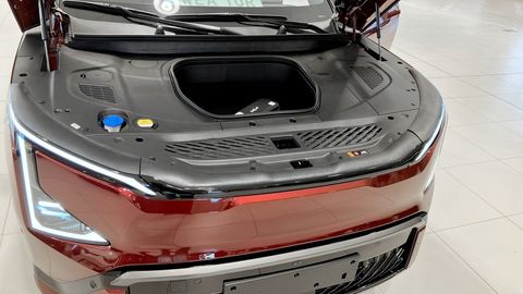 Car image 26