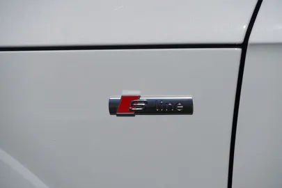 Car image 38