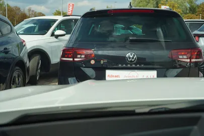 Car image 36