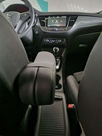 Car image 37