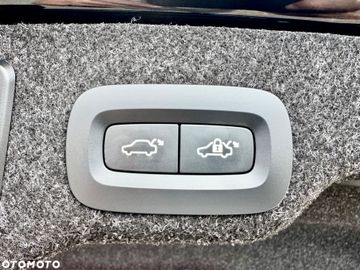 Car image 40