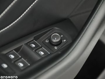 Car image 38