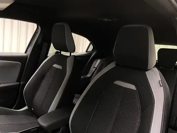 Car image 46