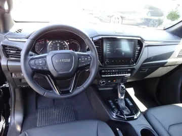 Car image 30