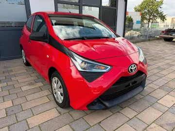 Car image 2