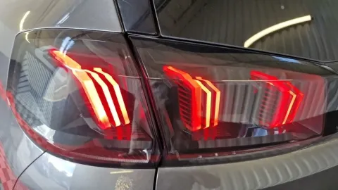 Car image 36