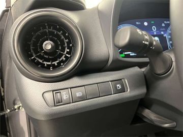 Car image 28