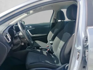 Car image 26