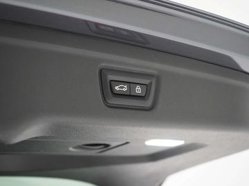 Car image 37