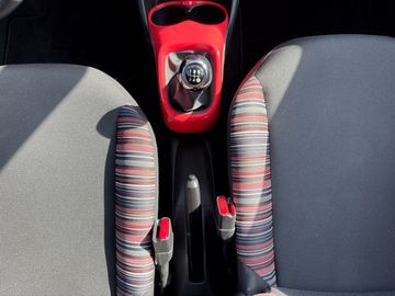 Car image 29