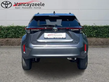 Car image 4