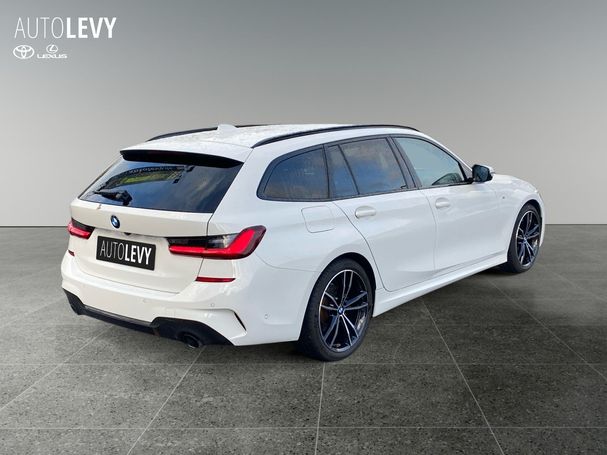 BMW 320d Touring xDrive 140 kW image number 2