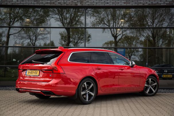 Volvo V90 T4 140 kW image number 3