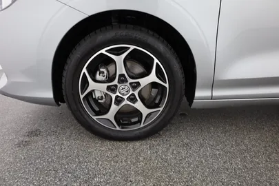 Car image 29