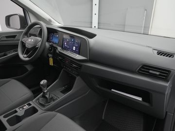 Car image 32