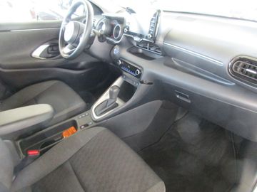 Car image 12