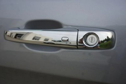 Car image 30