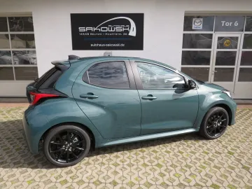 Car image 3