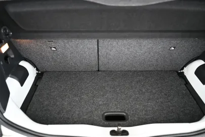 Car image 35