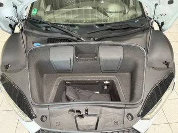 Car image 34