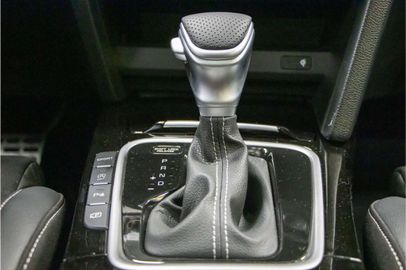 Car image 36