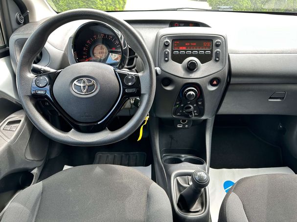 Toyota Aygo X 53 kW image number 7