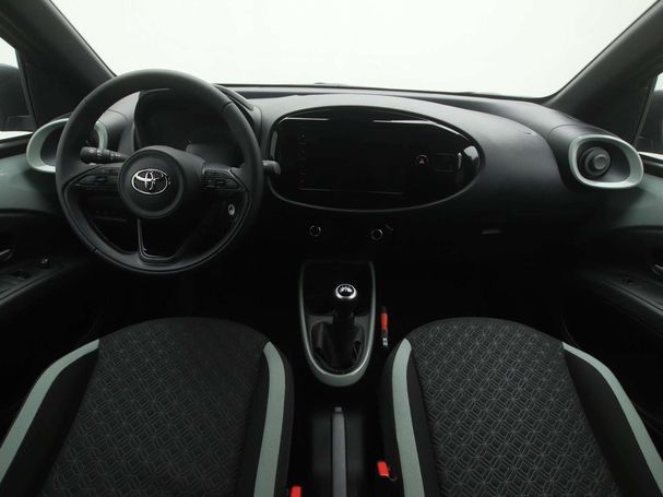 Toyota Aygo X 1.0 VVT-i 53 kW image number 4