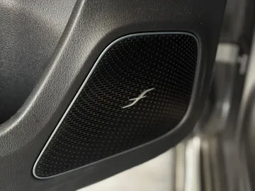 Car image 34