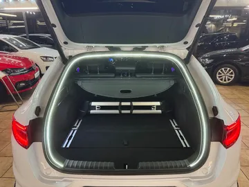 Car image 34