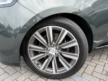Car image 33