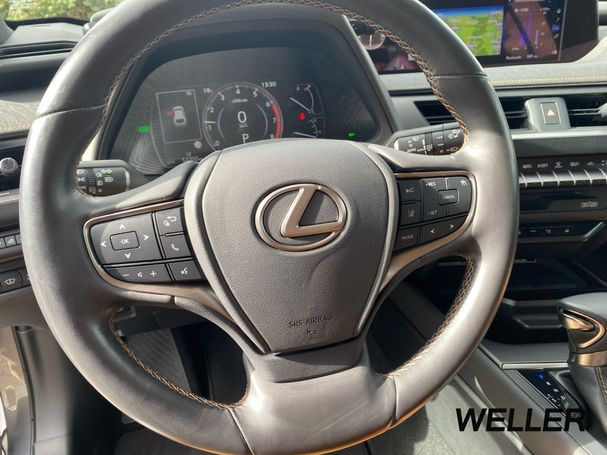 Lexus UX 250h 135 kW image number 14