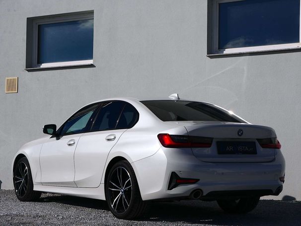 BMW 320i Sport Line 135 kW image number 8