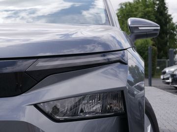 Car image 25