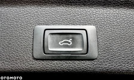 Car image 40