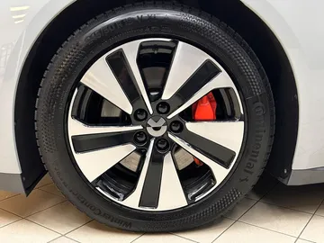 Car image 28