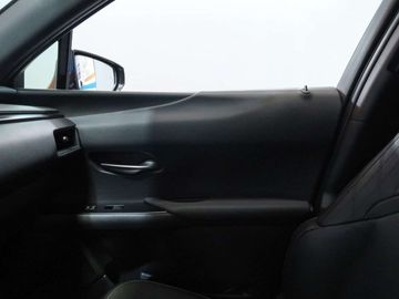 Car image 33