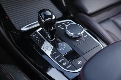 Car image 37
