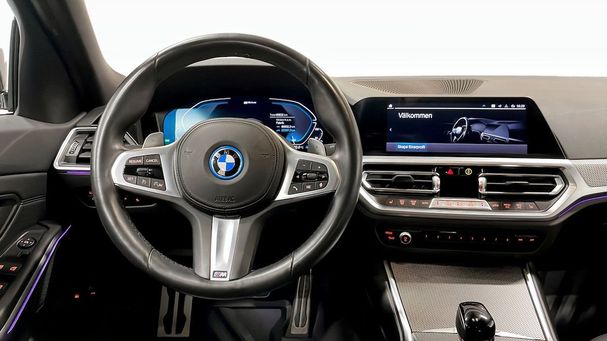 BMW 330 Touring xDrive 185 kW image number 5